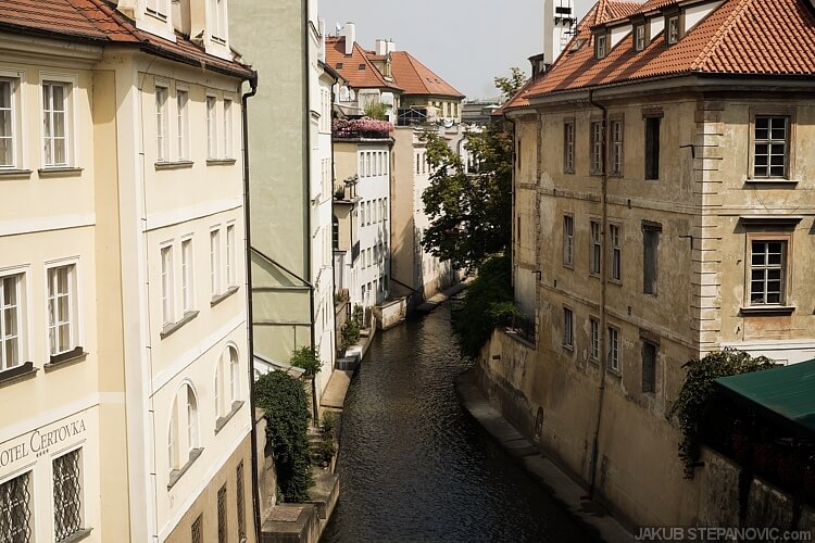 Prague is famous for its variety. Besides buildings, there are hills, parks, even some water channels… a piece of the Netherlands, or Venice if you want.